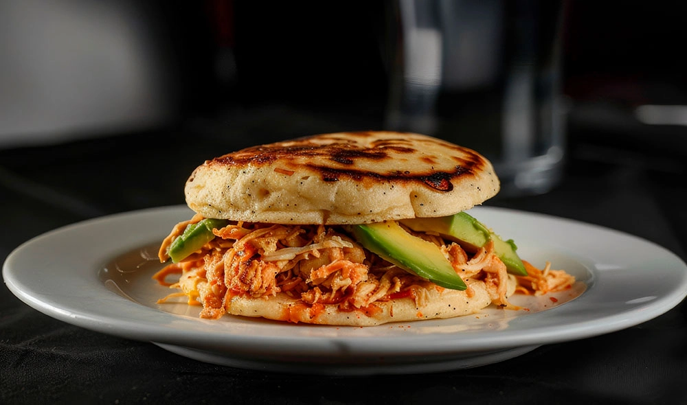 arepa de pollo desmechado