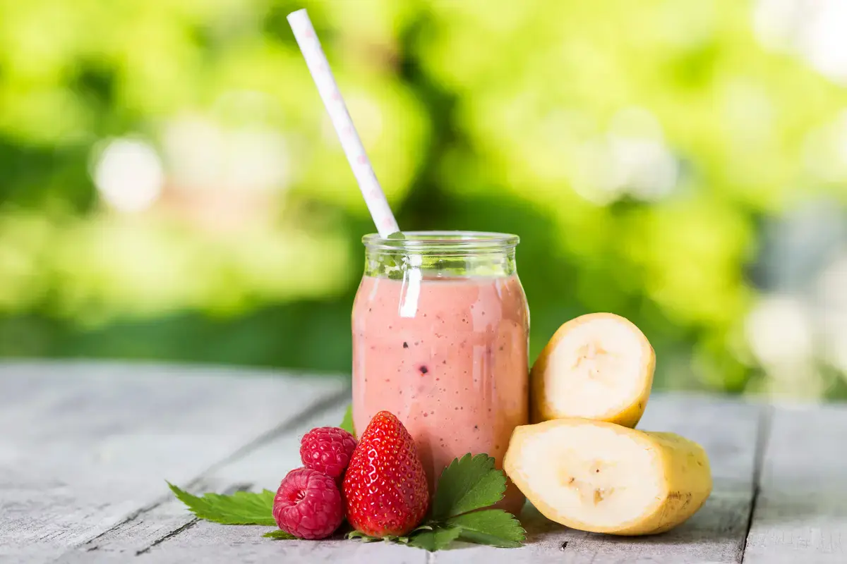 Smoothie de fresas y plátano con pulpa
