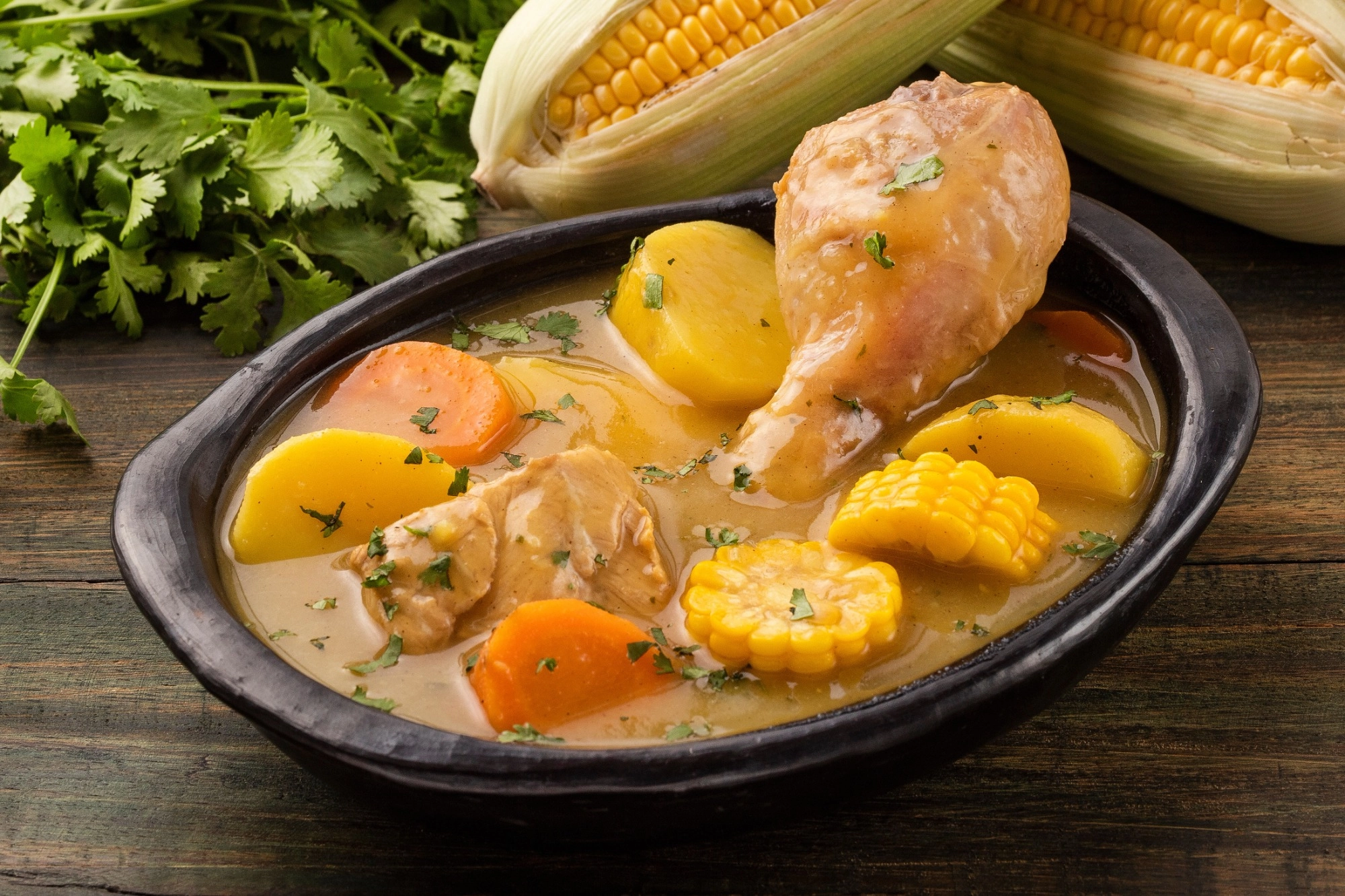 Cómo hacer sancocho colombiano con yuca