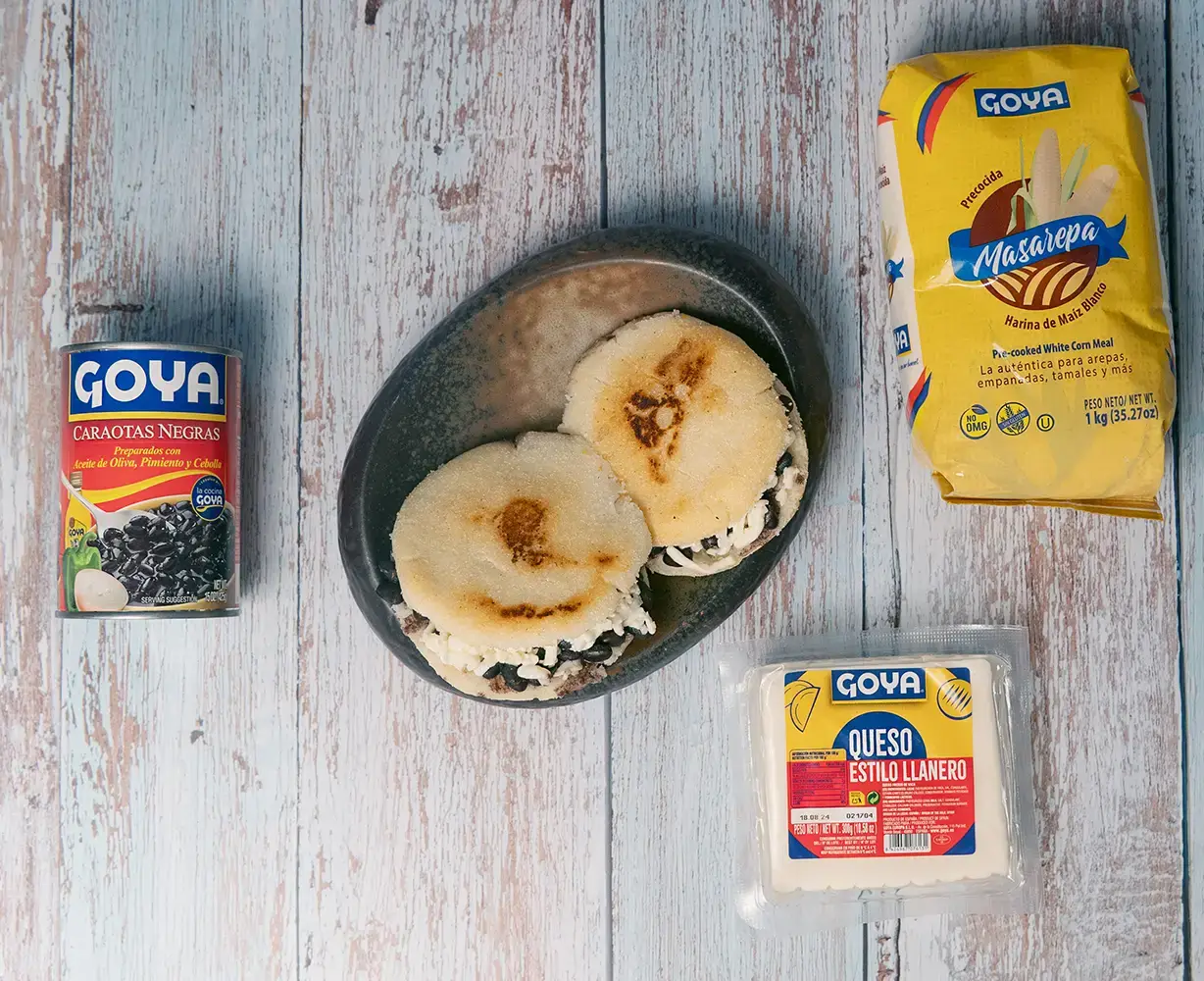 Venezuelan Corn Cake filled with beans | Goya Spain