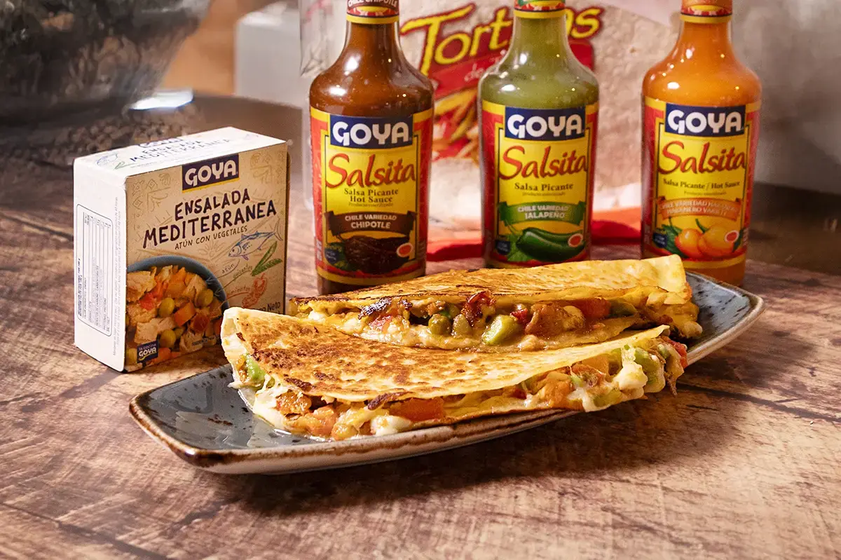 Quesadillas de ensalada de atún