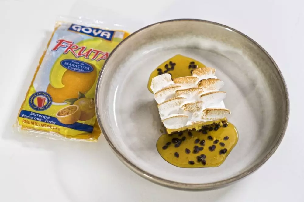 Passion fruit and ginger cake